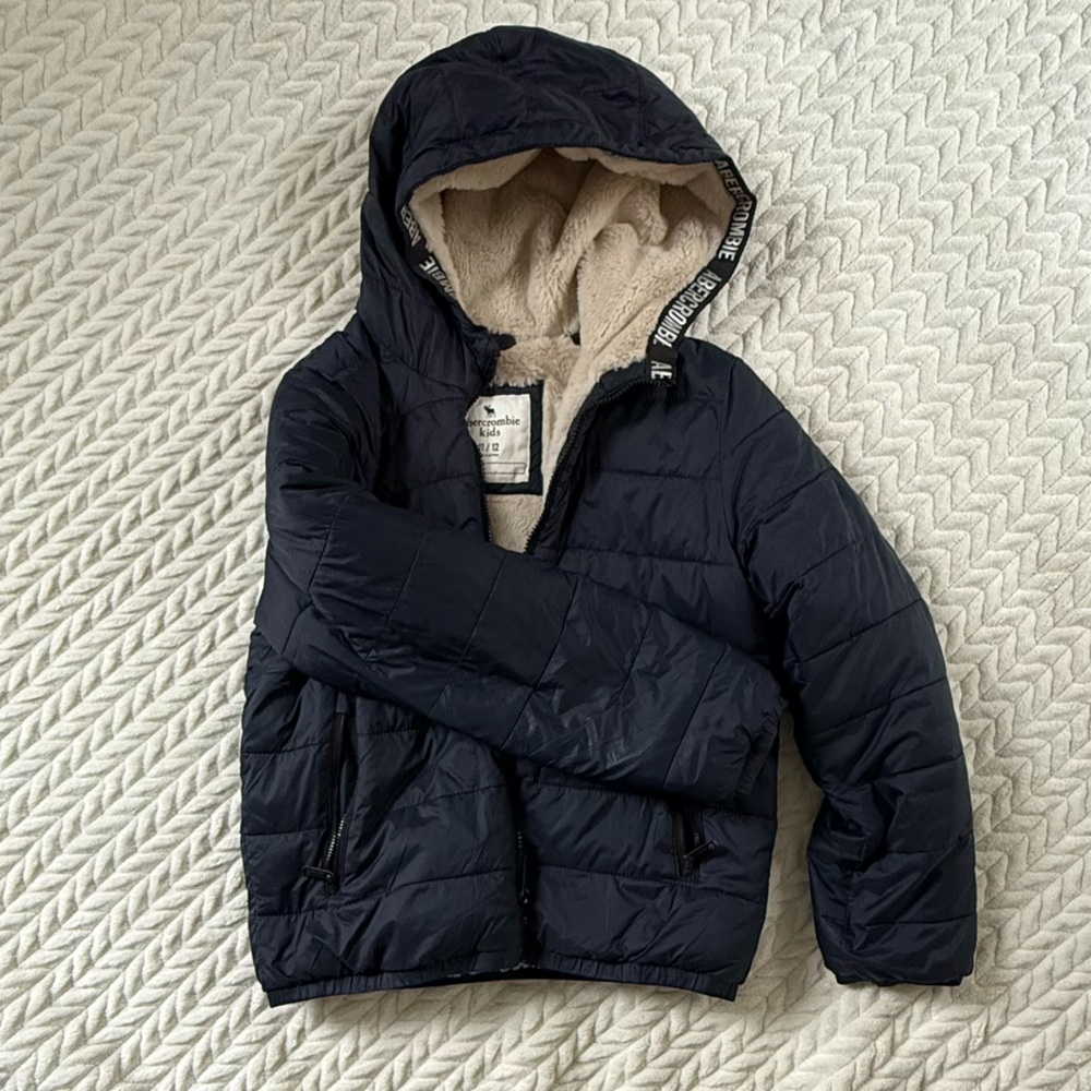 Black Hooded Puffer Jacket with Sherpa Lining